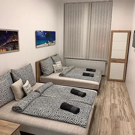 Downtown Cosy-rooms 3* ミシュコルツ