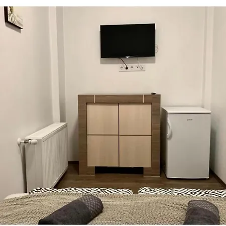 ゲストハウス Downtown Cosy-rooms 3*